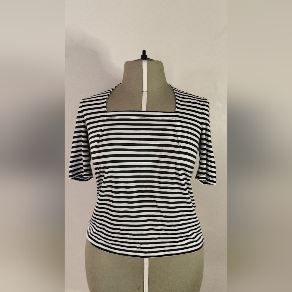 Kasper Monochrome Striped Short Sleeve Top